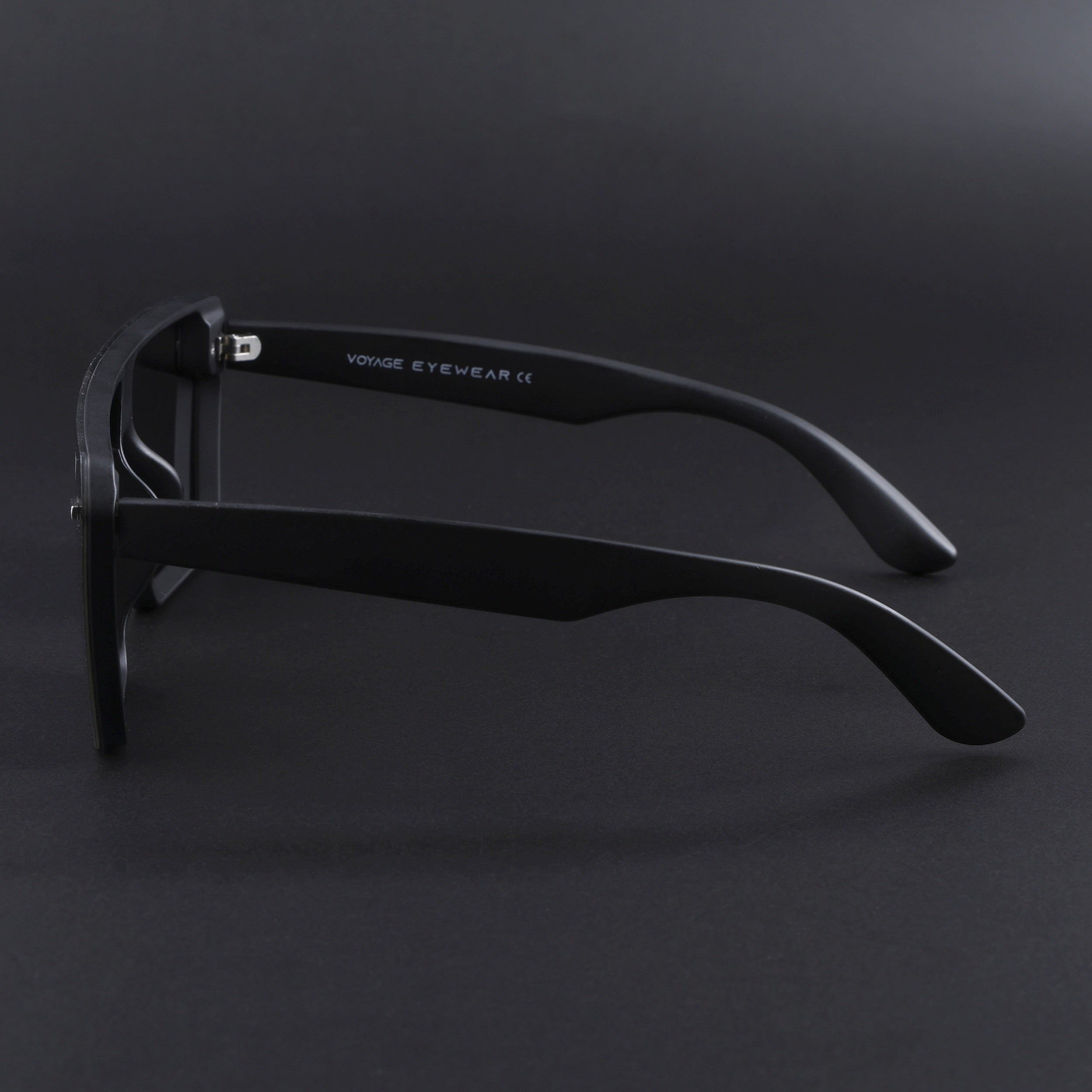 illume | Matte Black Polarized Wayfarer Sunglasses - PMG3972