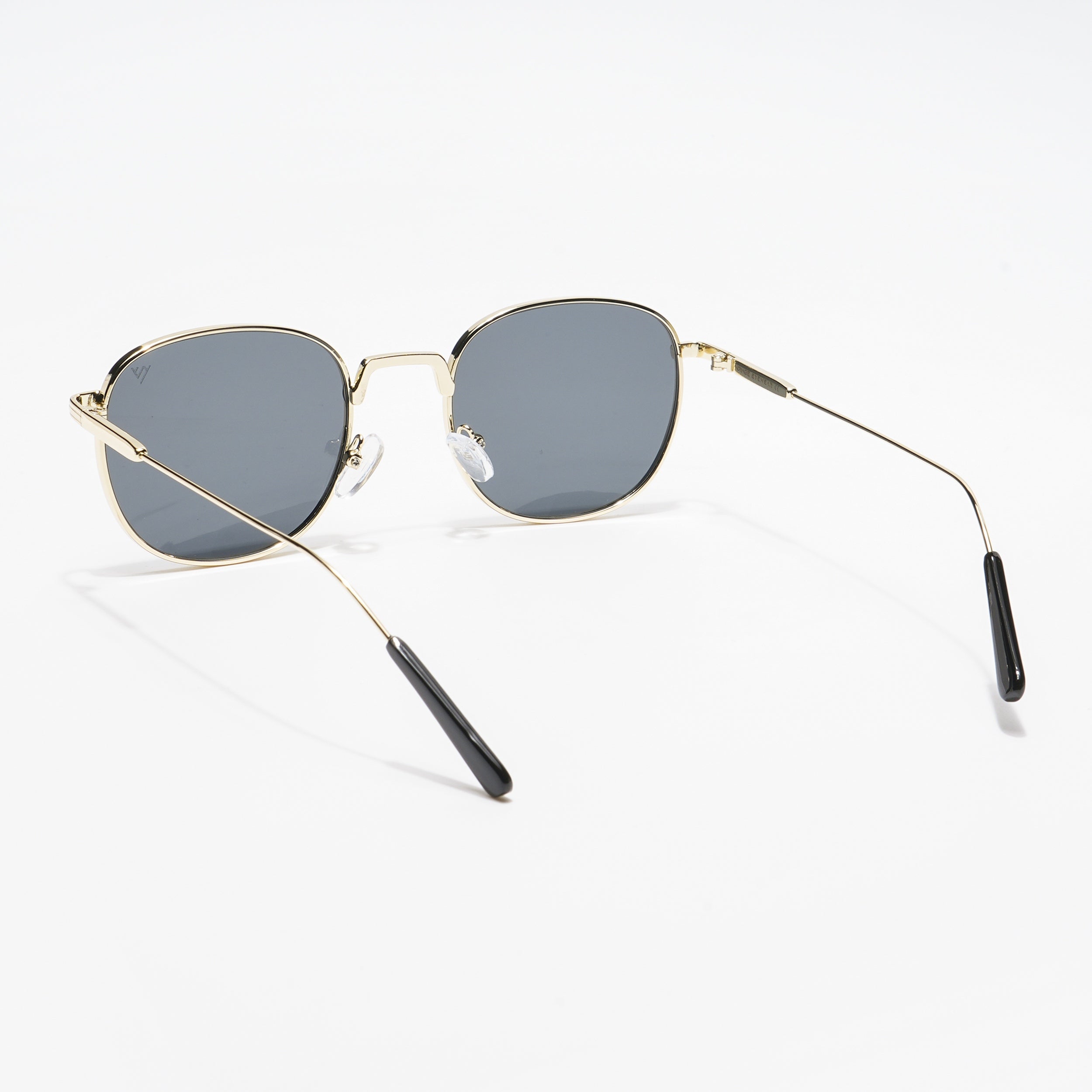 The OG | Black Round Sunglasses MG2972