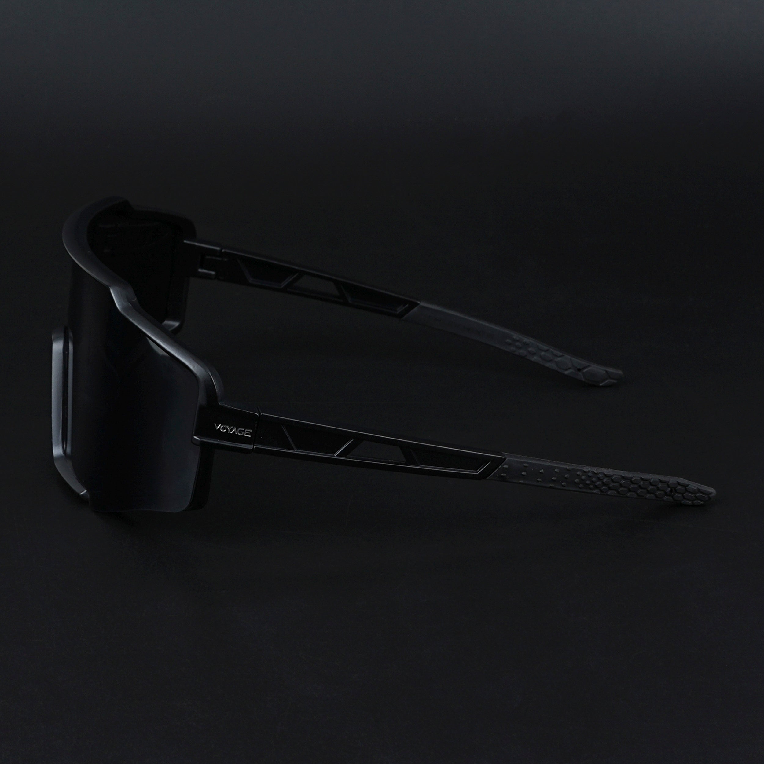 Drift Sunglasses (Silver Lens | Black Frame - MG5523)