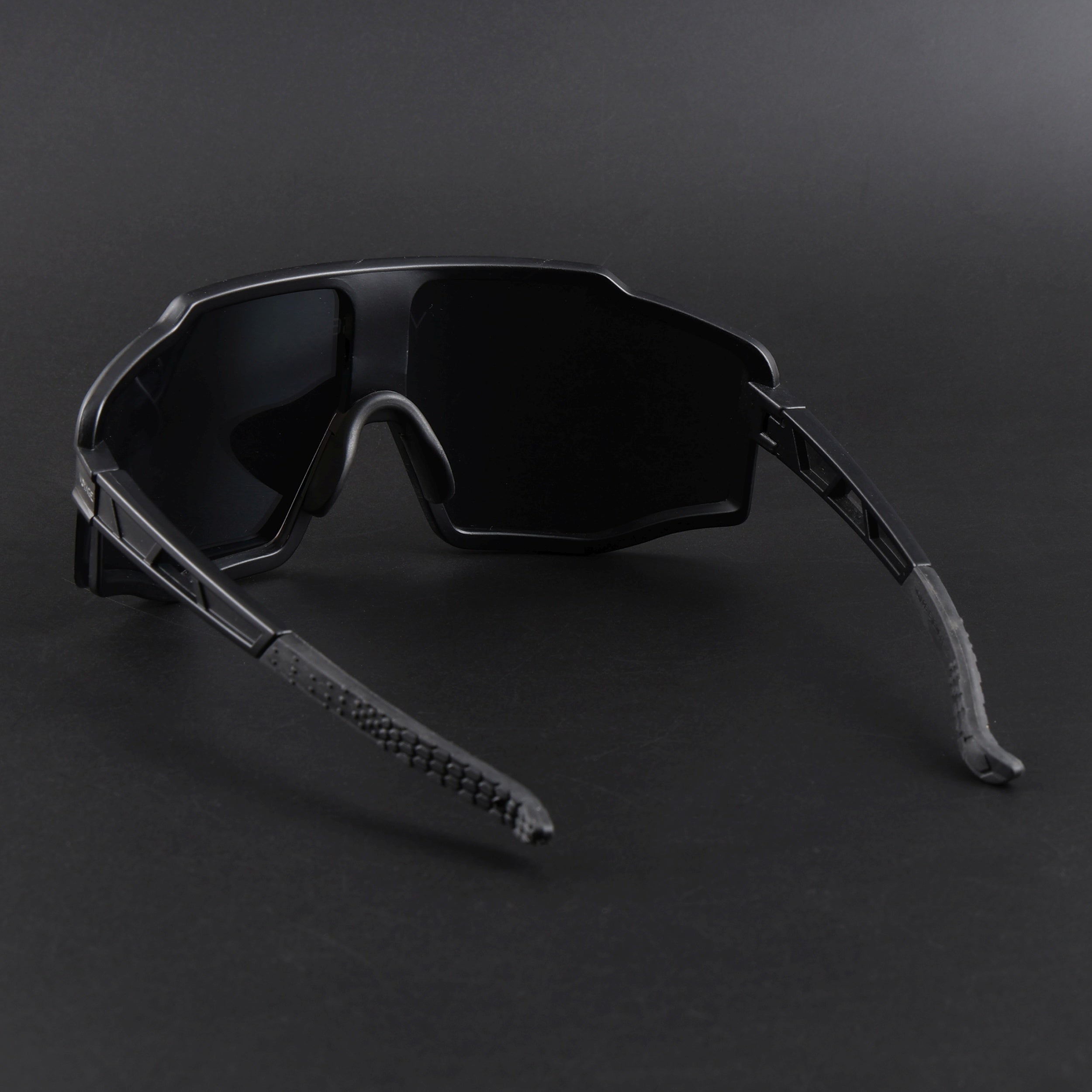 Drift Sunglasses (Silver Lens | Black Frame - MG5525)